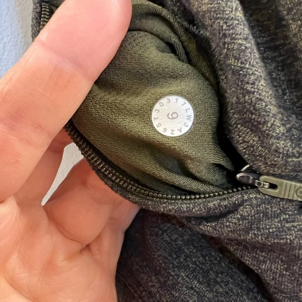 Lululemon Extra Mile 1/2 Zip *Reflective OH.